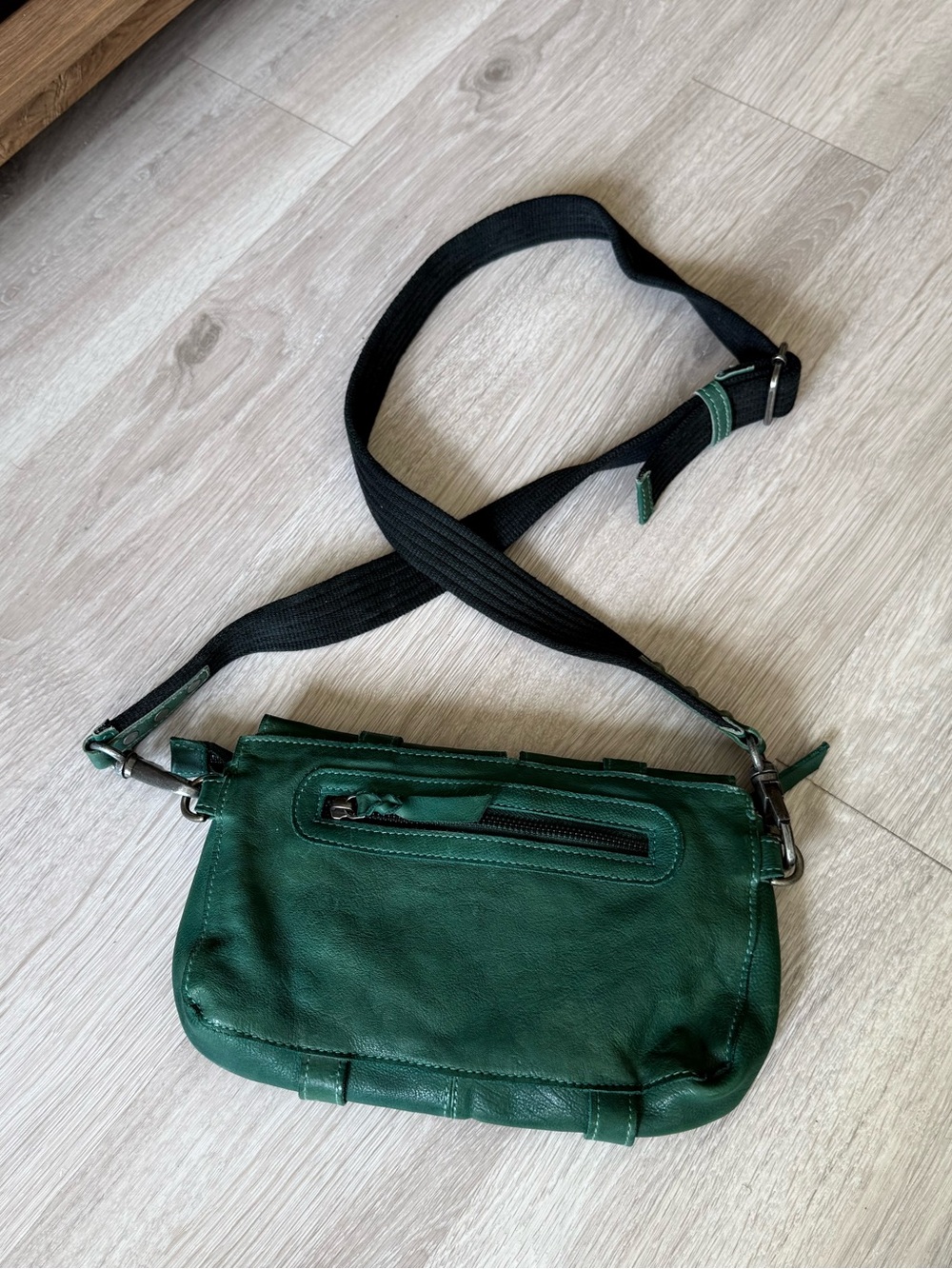 Green Women's Crossbody Shoulder Bag - Picture 3 of 6